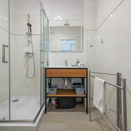 Stone Park Lejlighed